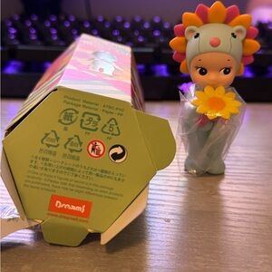 Sonny Angel Flower Gift Series - Sunflower Lion Blue